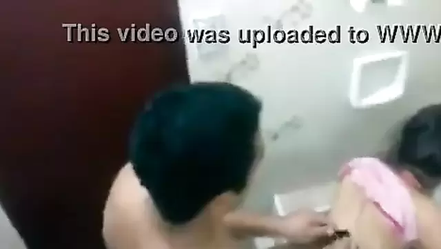 Türk genç kız, doymak bilmeyen öğrencisiyle iyice pisleşiyor.
