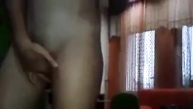 Dar amcık, Türk komşusunu sikişiyor