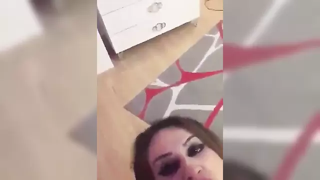 Türk hatun sik yalamaya bayılıyor.